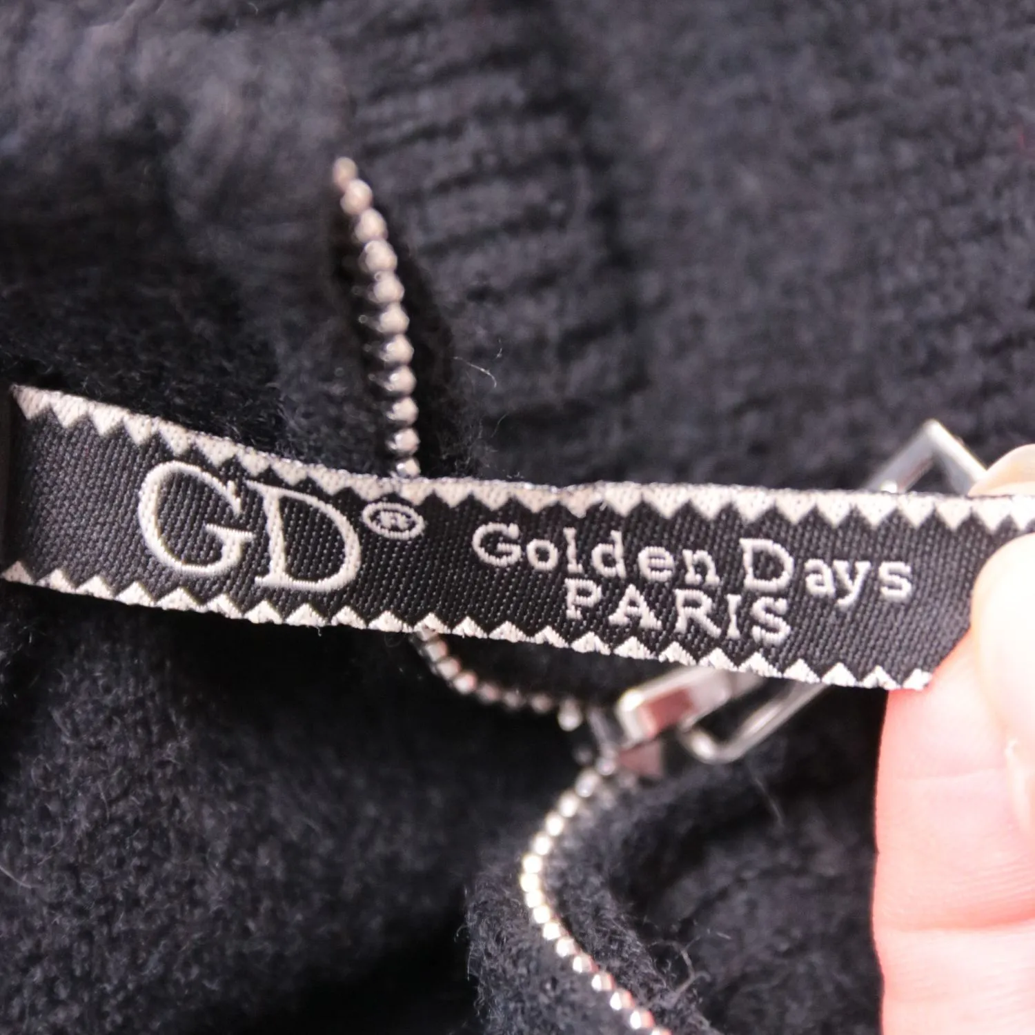 свитер Golden Days